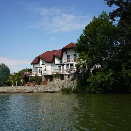 Penzion Hana Gæstehus Jindřichŭv Hradec