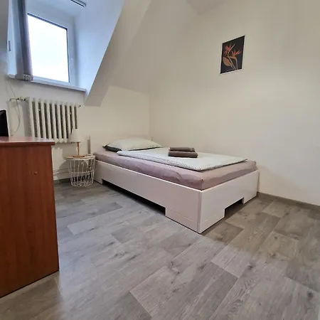Penzion Hana 3* جينديتشوف هراديك